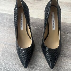 Diane Von Furstenberg Black Textured Heels